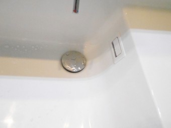 3面鏡でたっぷり収納! 3面鏡でたっぷり収納!